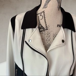 Black & white blazer SMALL